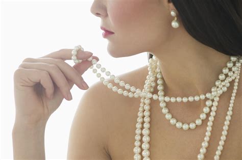 how to clean pearl earrings